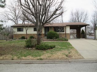 13 Saint Lawrence Dr, Saint Peters, MO 63376