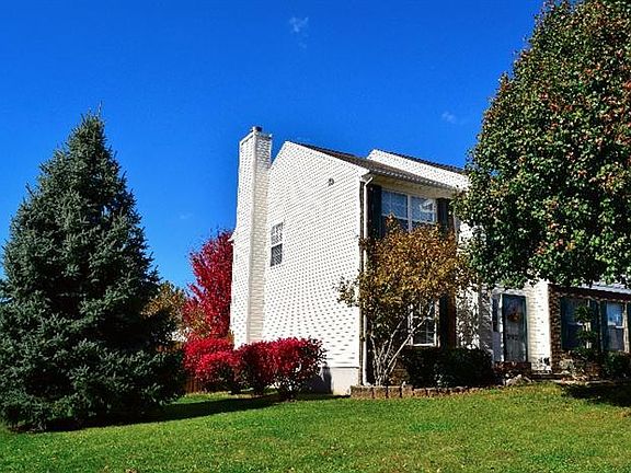 4th image of 292 Valley Brook Dr