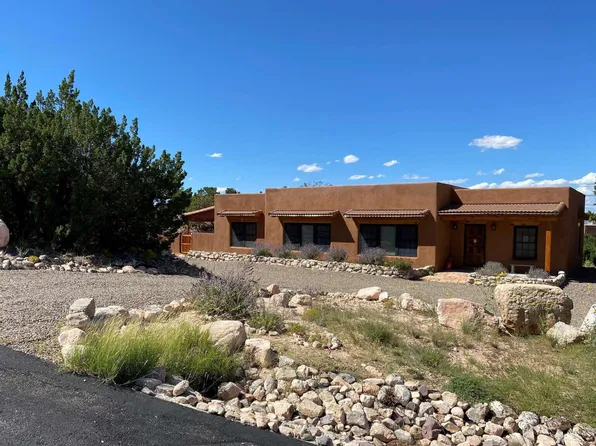 9 Tres Primas, Placitas, NM 87043