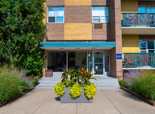 1017 Woodbine Ave #109, Toronto, ON M4C4C3