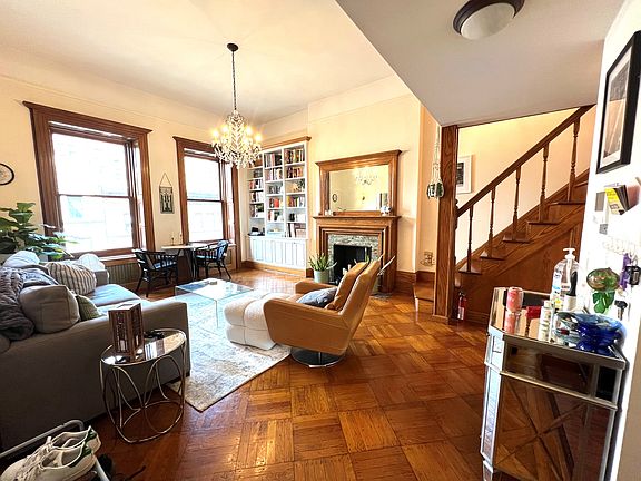 4th image of 38 W 69th St APT 4A