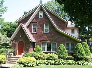 453 Crescent Dr, Erie, PA 16505
