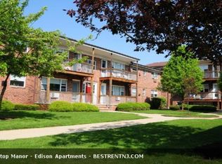 1 Dayton Dr APT 3C, Edison, NJ 08820