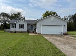 1376 Thornapple Dr, Mayfield, KY 42066