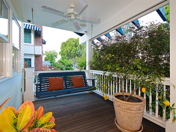 5th image of 260 Soledad Pl