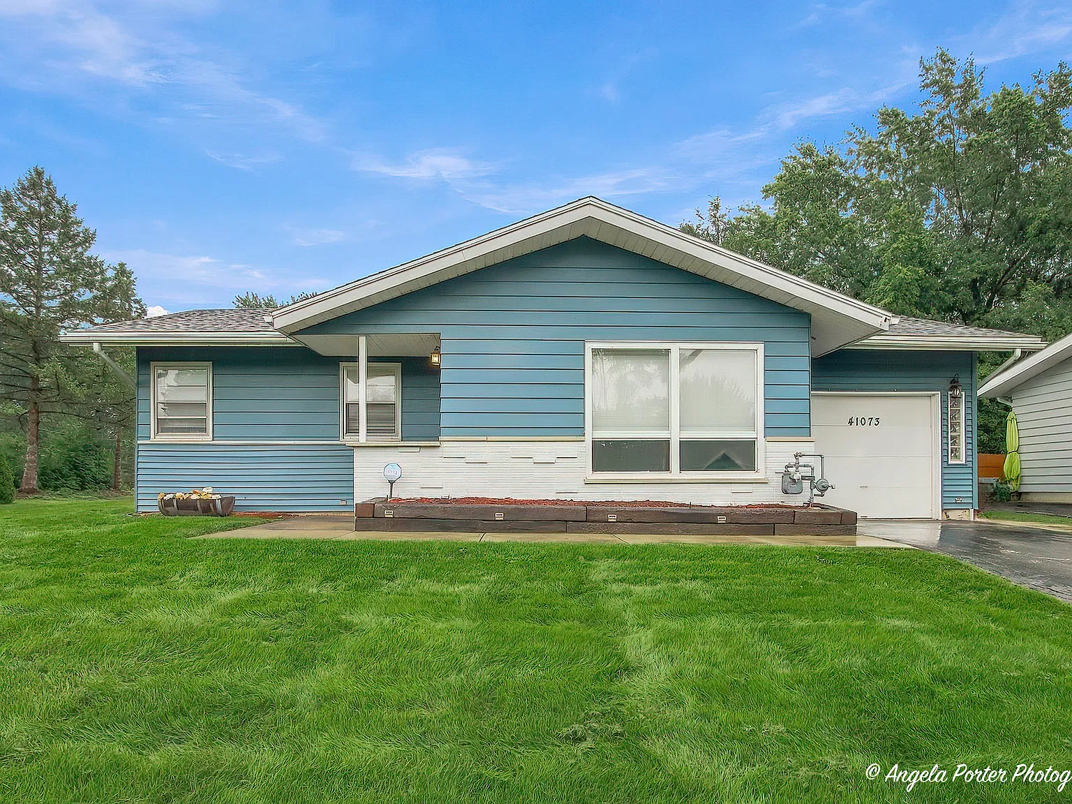 2 bed, 986 sqft, $2,100 — Photo 1