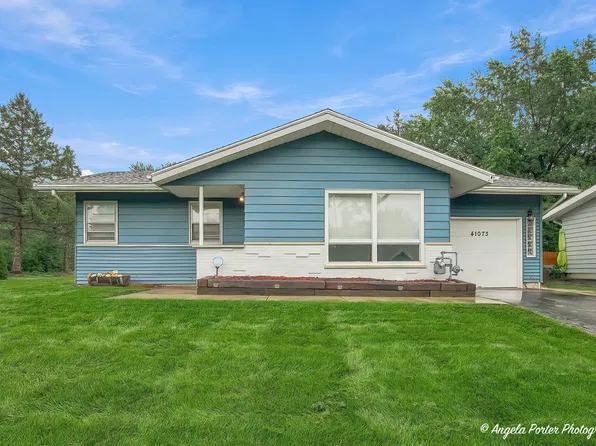 41073 N 3rd St, Antioch, IL 60002