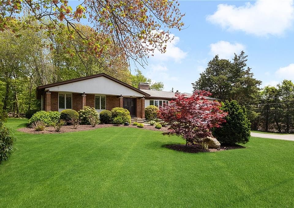 55 Maureen Dr, Smithfield, RI 02917 Zillow