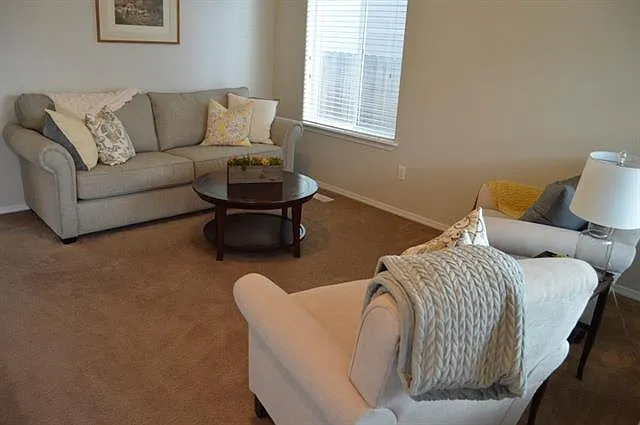 Meridian, 4Bd/2.5Bth/2Car, 2002Sqft, Nice family home in Gramercy Subdivision — Photo 3