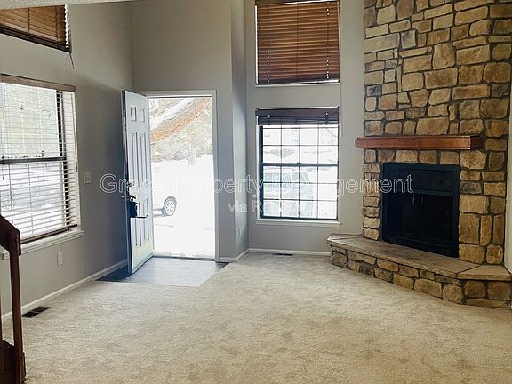 5th image of 453 S Kittredge St APT A
