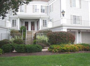 172 Riveredge Dr, Chatham, NJ 07928