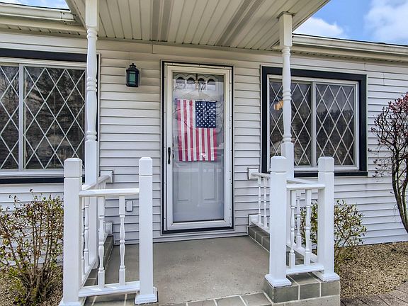3rd image of 10215 McLean Ave