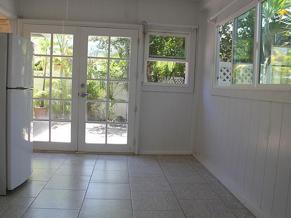 5th image of 717 Oneawa St #B