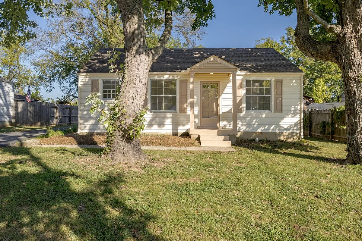 4 bed, 1700 sqft, $1,700 — Photo 1