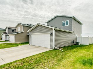 2900 Finley St, Lincoln, ND 58504