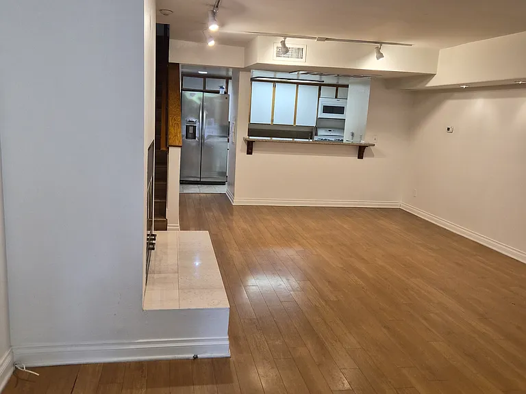 1114 14th St #B — Photo 3
