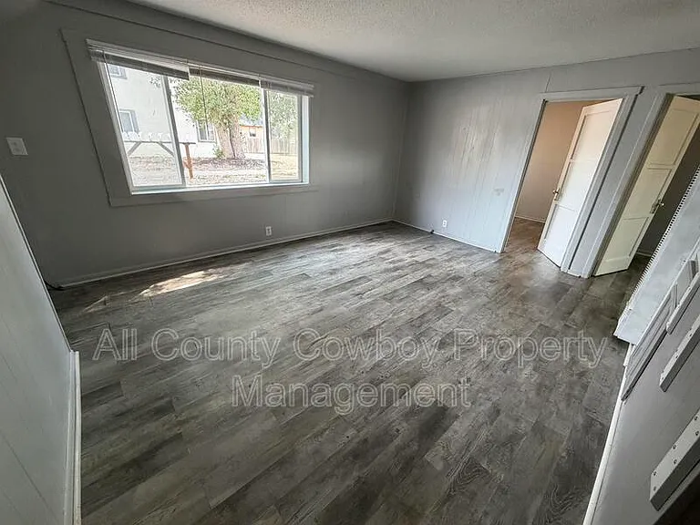 866 N 5th St #4 — Photo 5