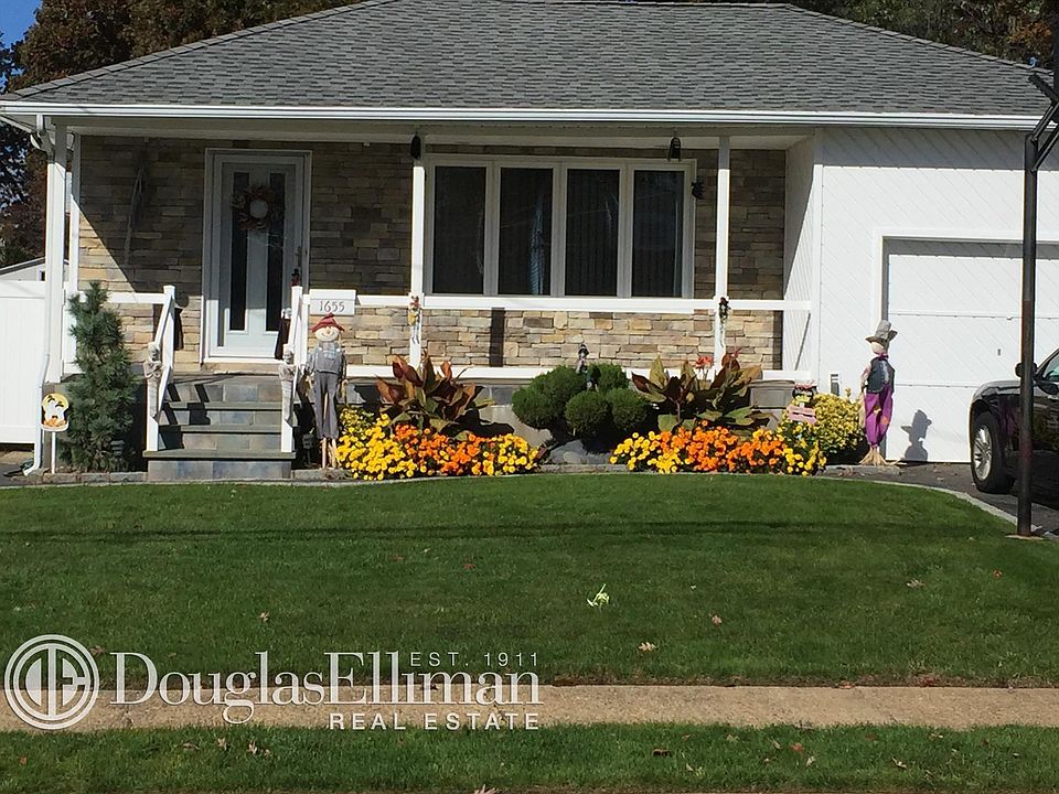 1st image of 1655 Noble St