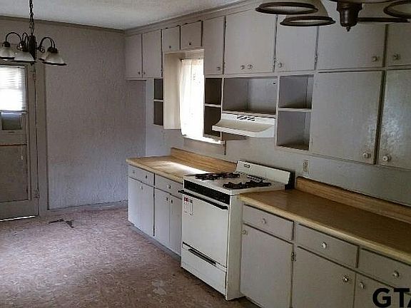 5th image of 1118 Hutchings Blvd