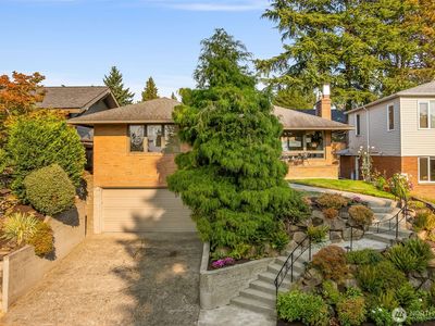 3232 43rd Avenue W, Seattle, WA, 98199