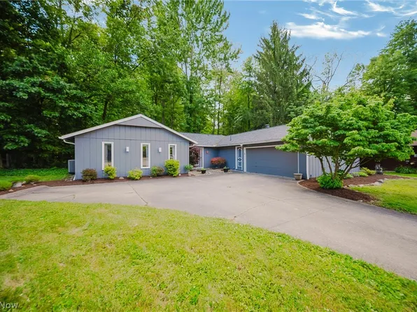 5950 Bay Berry Cir, North Ridgeville, OH 44039