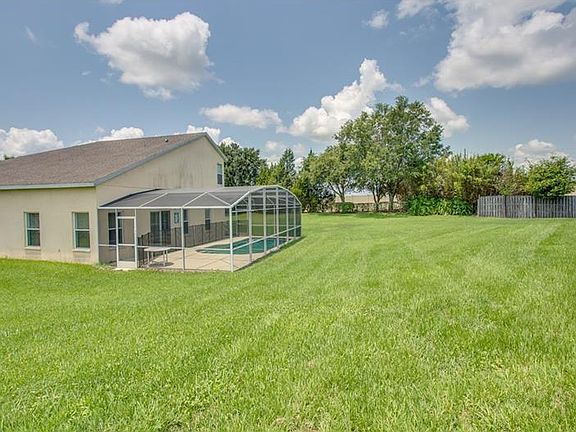 2nd image of 760 Bloomingdale Dr