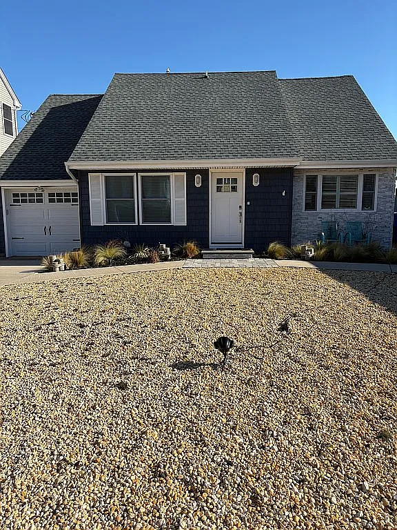 510 Bayview Dr photo 1