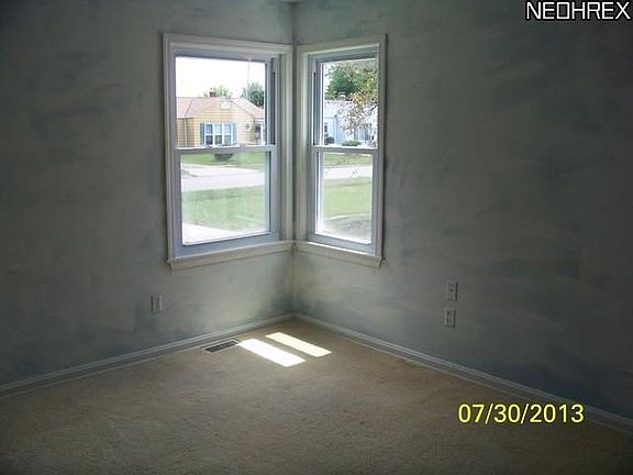 5th image of 1320 Orchard Heights Dr