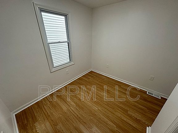 5th image of 659 Nassau St #1