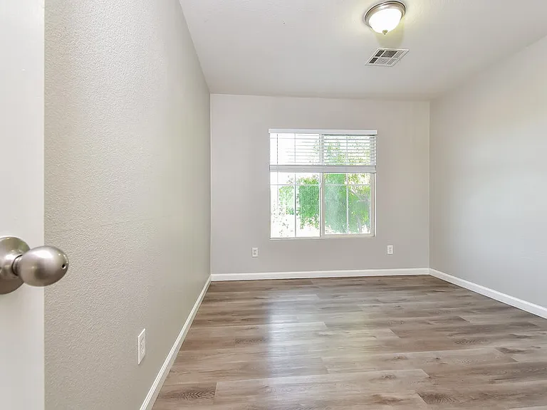 5720 Athinas St — Photo 12