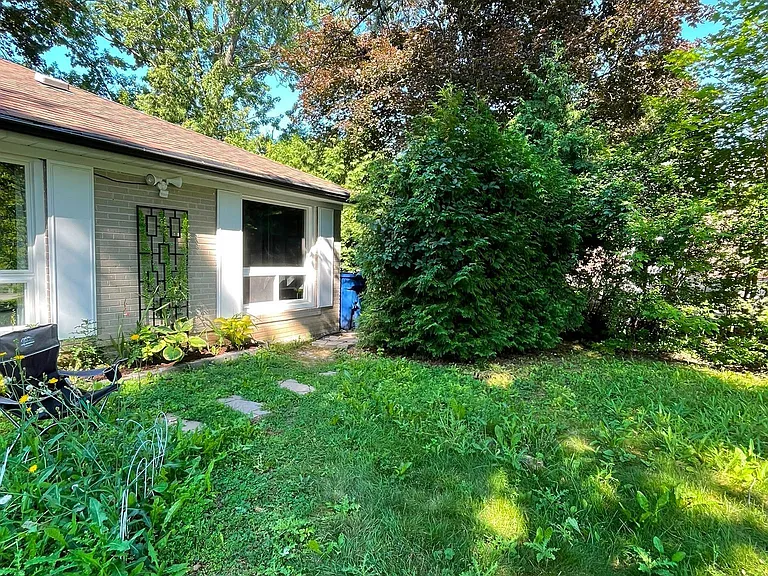 23 Algonquin Cres #BASEMENT — Photo 1