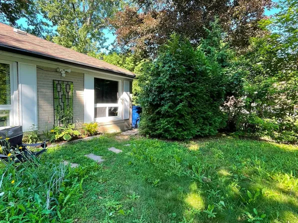 23 Algonquin Cres #Basement, Aurora, ON L4G 3E6