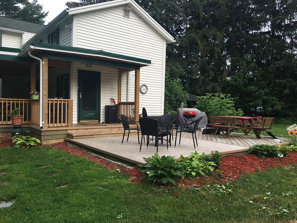 2nd image of 8958 S Lake Rd