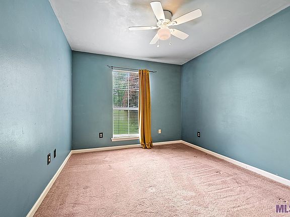 5th image of 3704 N Cedar St