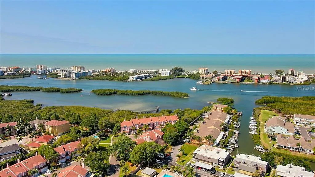 2 bed, 2.0 bath, 1200 sqft, $2,250 — Photo 1