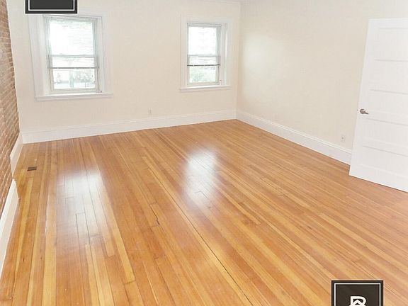 4th image of 1612 Beacon St #2