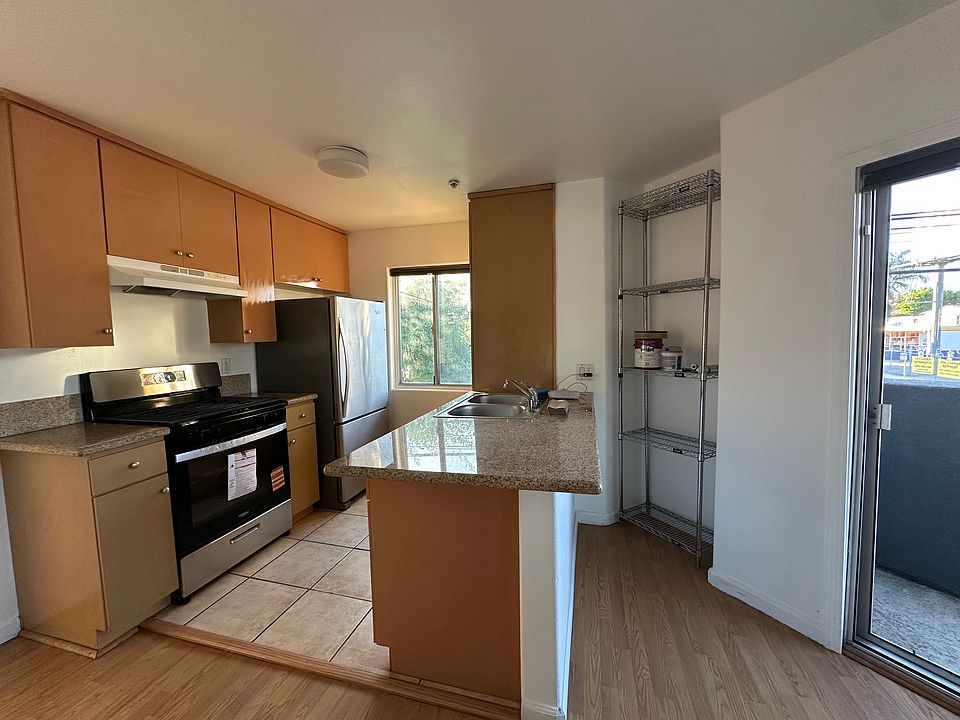 1st image of 2732 Fletcher Dr APT 6