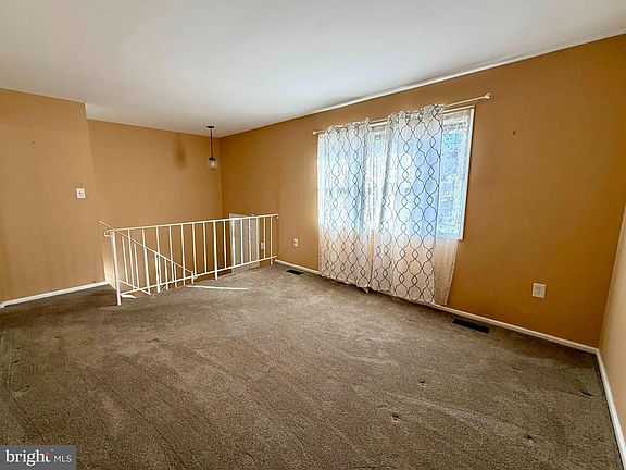 3rd image of 10201 Le Fevre Dr