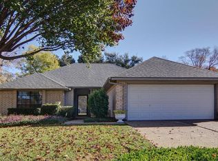 6925 Weatherwood Rd, Fort Worth, TX 76133