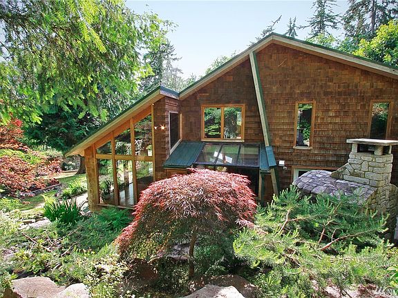 4th image of 20482 Geraldcliff Dr NE