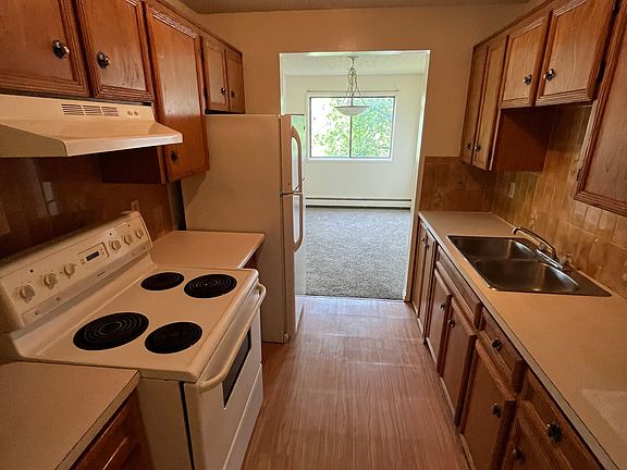 3rd image of 12421 82nd St NW