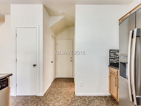 5th image of 5566 Spiceberry Dr