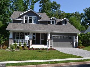 6827 28th St N, Arlington, VA 22213