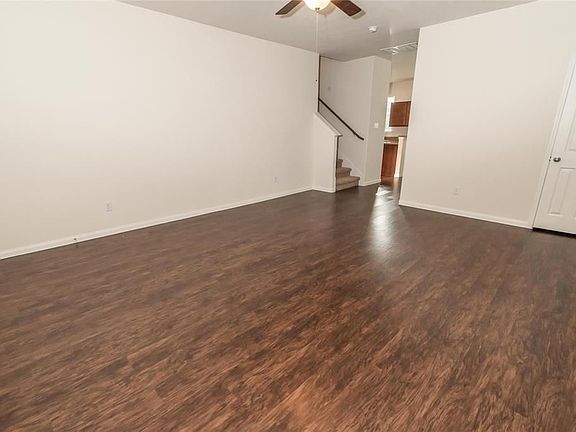 5th image of 26 Leisure Shore Ct