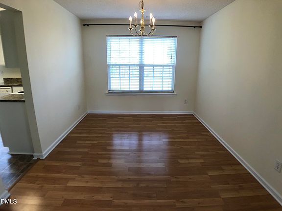 5th image of 316 Downing Glen Dr