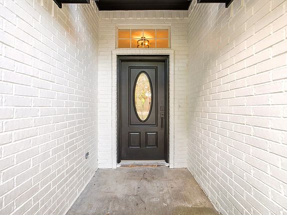 3rd image of 2510 Farr St