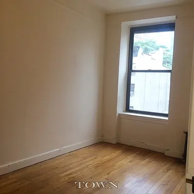 Rented by Town Residential | media 34