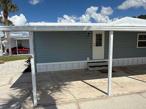 4th image of 869 Lakeside Ranch Ct