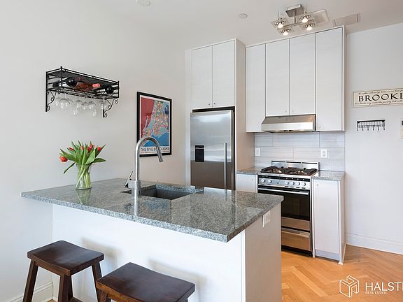 3rd image of 737 Bergen St #4A