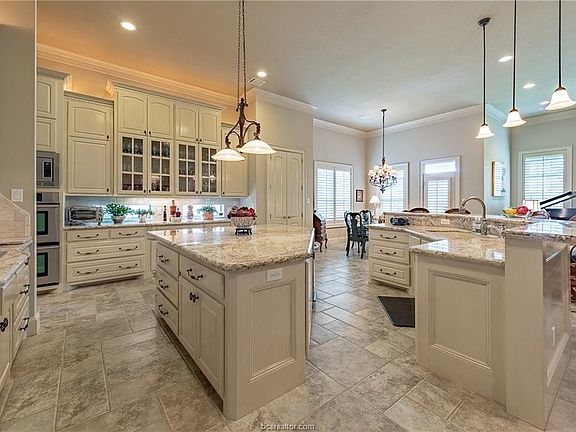 4th image of 3803 Park Village Ct